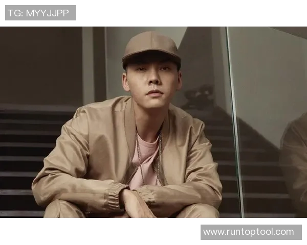 超帅足球明星精彩踢球视频集锦展现绝佳技术与风采让你目不转睛