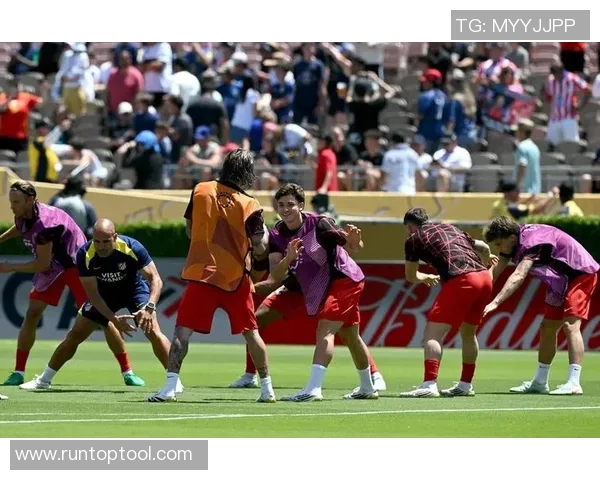 足球明星为何在感情上频频变心背后的心理与社会因素解析